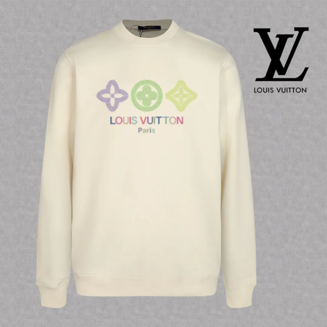 🅿️250 hot style on the shelves🔥❗ 💫〖Louis Vuitton LV〗 Fashionable round neck sweatshirt, casually matched with various styles, it is perfectly handsome😎The whole dress is made of double waistcoats, which makes the whole dress more three-dimensional. Not ordinary factories can do such fine work. The 2025 spring style counters are on sale, exquisite round neck terry sweatshirt, high-end double-strand pure cotton Customized drawstring ribs are dyed in the same vat and are complete with three standards. The chest craftsmanship adopts a simple and elegant pattern on the chest, which is easy to control for any age group! Fit and comfortable! Customized thickened 440g terry sweatshirt fabric, soft and comfortable to the touch, with a three-dimensional shape! 🙌🏻 It’s also very breathable, so it’s a versatile style that can be worn with any outfit! ✔Color: Black White Apricot Size: S M L XL 2XL